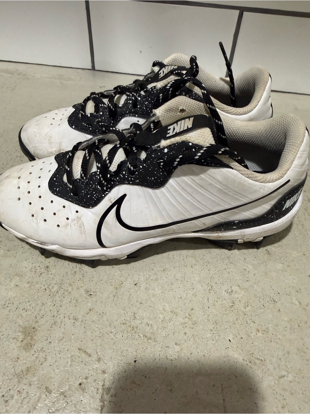 Nike Kids White and Black Speckled Lace Cleats